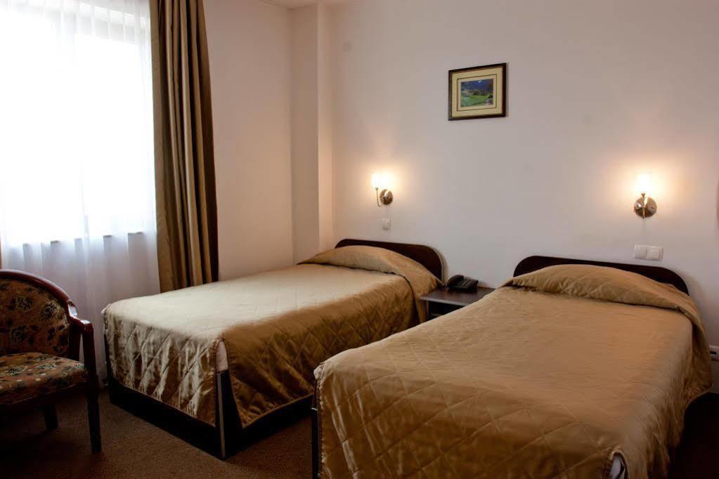 אוטופן Denisa Hotel מראה חיצוני תמונה
